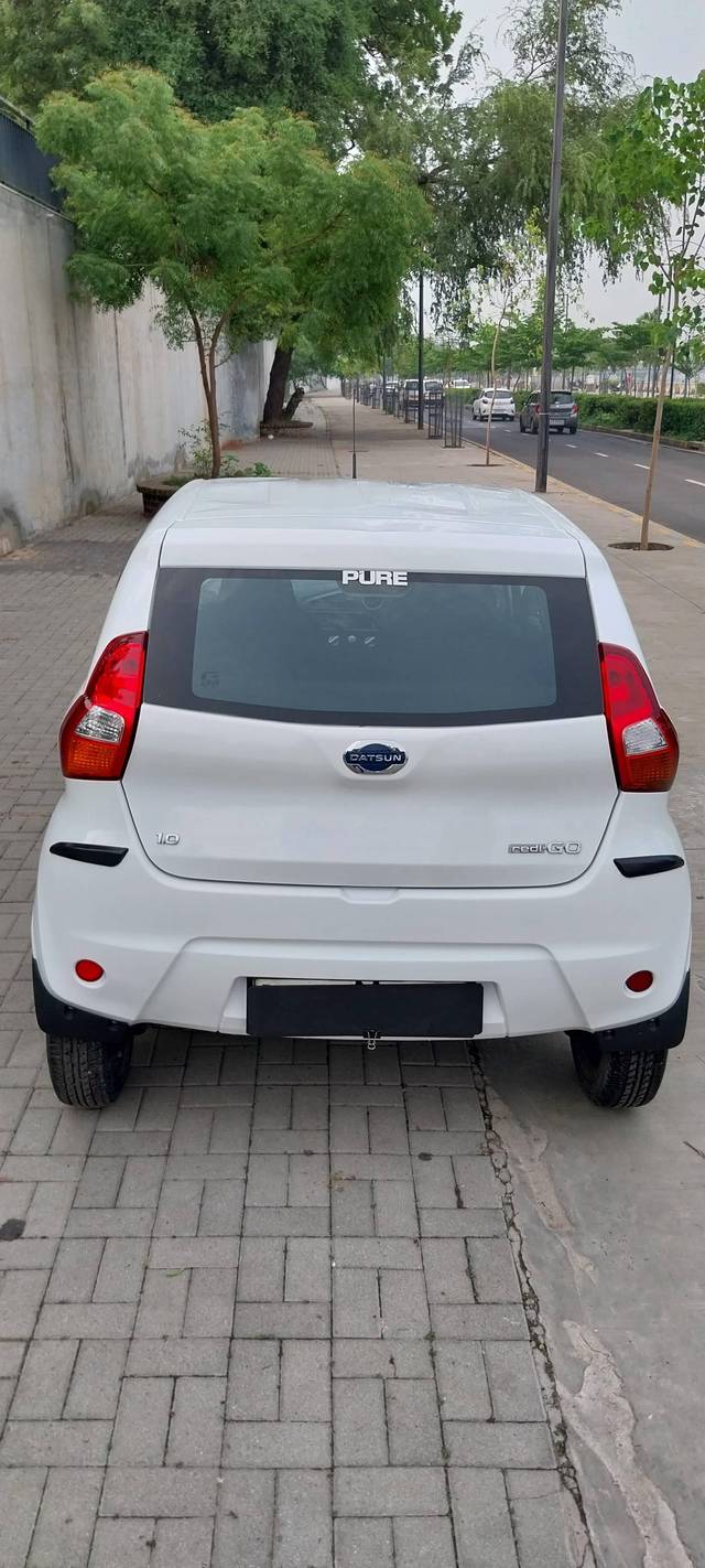 https://images10.gaadi.com/usedcar_image/4187777/original/processed_e5aab9bd7bb4f818e77134f8687af610.jpg?imwidth=6402