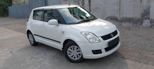 https://images10.gaadi.com/usedcar_image/4187780/original/processed_ba3bcc04fef9f5ace2f643fafd0479d4.jpg?imwidth=6400