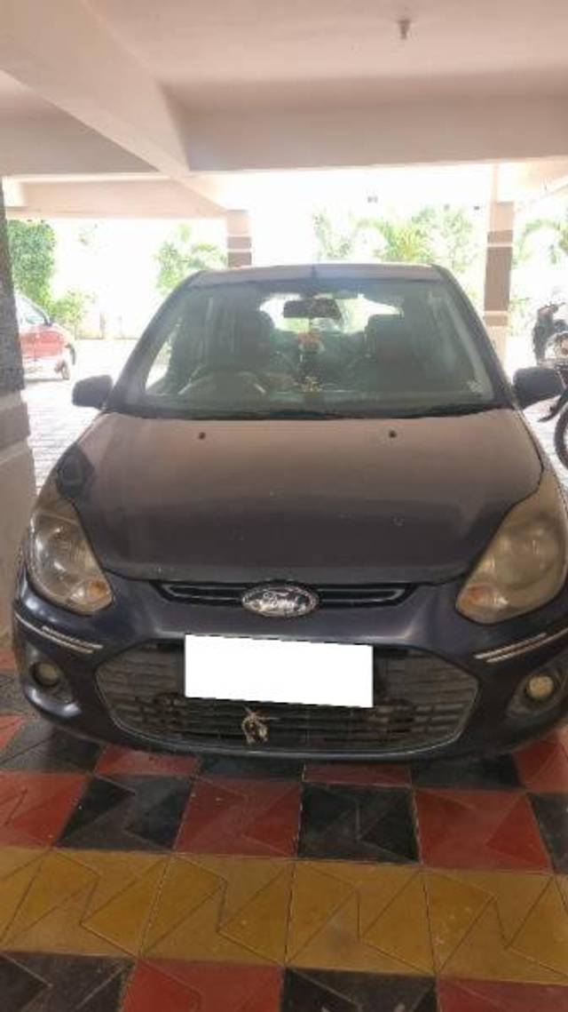 https://images10.gaadi.com/usedcar_image/4187808/original/processed_cee0ee55-eb54-4ad8-b641-2d20172028da.jpg?imwidth=6400