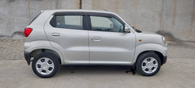 https://images10.gaadi.com/usedcar_image/4187813/original/processed_1b50358e2f95e46c509b85c588843384.jpg?imwidth=6401