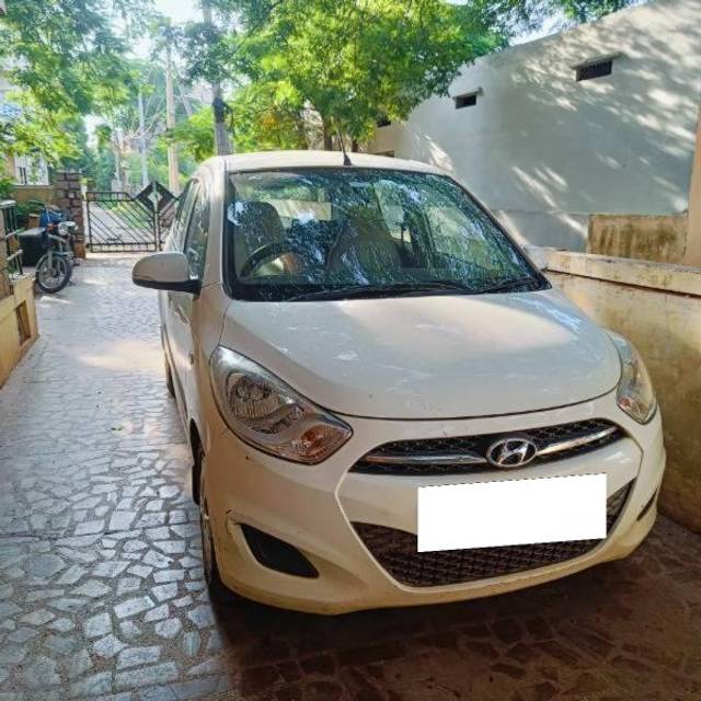 https://images10.gaadi.com/usedcar_image/4187868/original/processed_a2139b3b-38f0-4e29-917e-5efbbd0d57f5.jpg?imwidth=6400