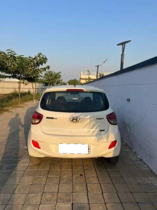 https://images10.gaadi.com/usedcar_image/4187905/original/processed_bd4c4ec2-3088-4a1a-90e7-acd58c899927.jpg?imwidth=6401