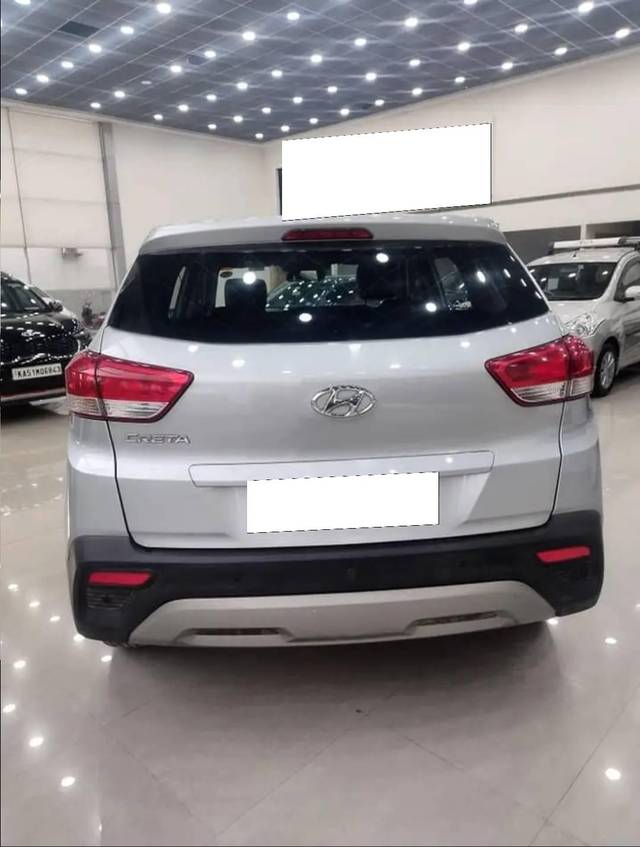 https://images10.gaadi.com/usedcar_image/4187906/original/processed_ae37a515-04f0-4388-8a45-be0442f0aaa5.jpg?imwidth=6400