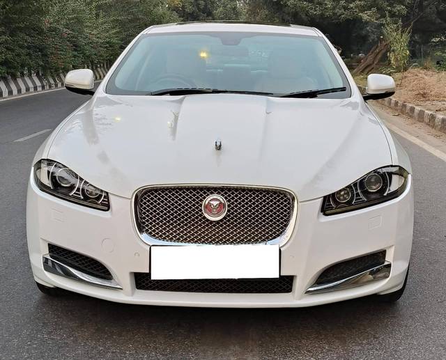 https://images10.gaadi.com/usedcar_image/4187947/original/processed_5980031c908bdac249cc1505556cee48.jpg?imwidth=6400