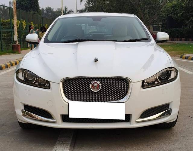 https://images10.gaadi.com/usedcar_image/4187947/original/processed_8a2d697bb9dabb32dfcc6f5a34e697fd.jpg?imwidth=6400