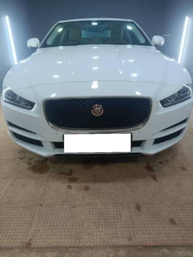 https://images10.gaadi.com/usedcar_image/4188030/original/processed_43683285-0602-4256-b6cf-d4d7510f8283.jpg?imwidth=6400