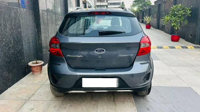 https://images10.gaadi.com/usedcar_image/4188100/original/processed_b92ddc4fd30fc3e0b82bf8c8566cd791.jpg?imwidth=6402