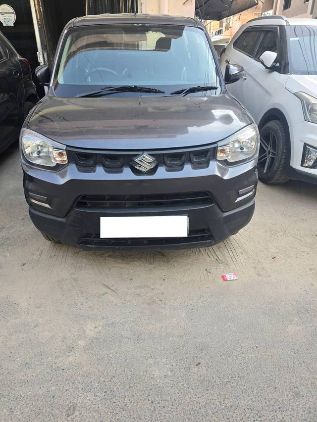 https://images10.gaadi.com/usedcar_image/4188117/original/processed_ce8fb99405f2c281eb8adeba3fb831b9.jpg?imwidth=6401