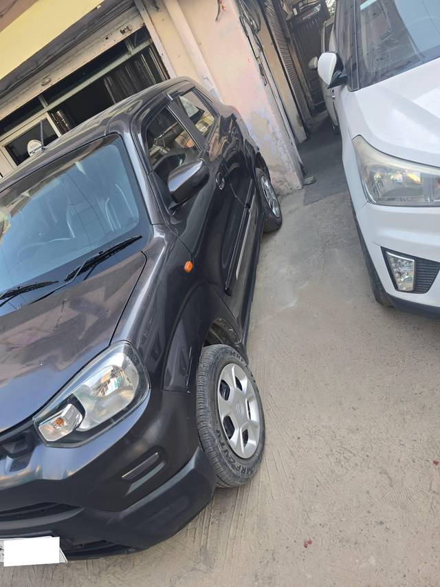 https://images10.gaadi.com/usedcar_image/4188117/original/processed_e21e83391b6de39fbd15748481dbe6e5.jpg?imwidth=6400