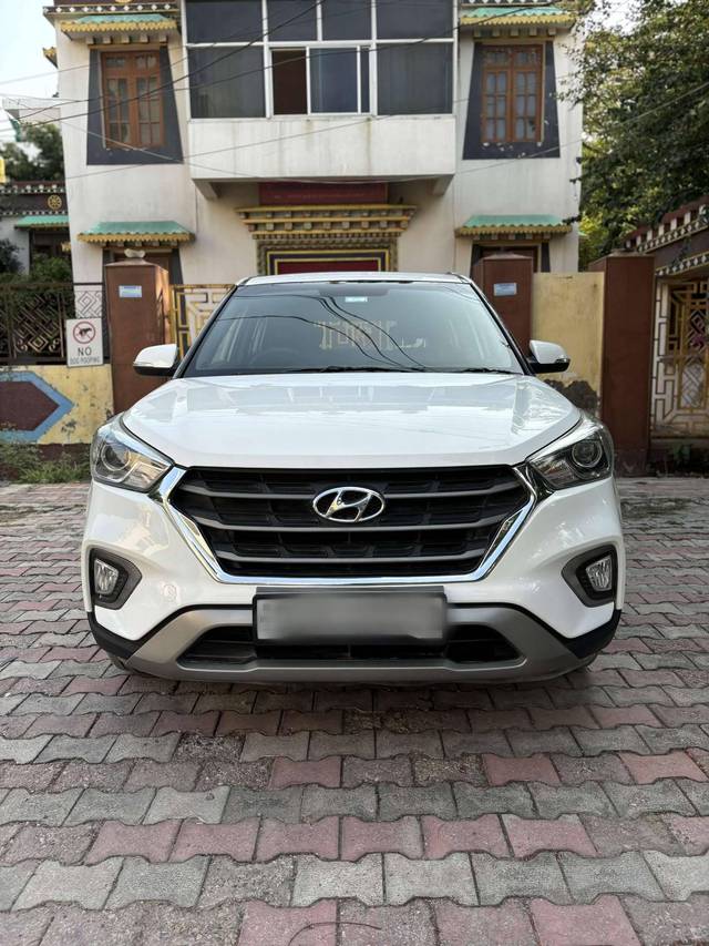 https://images10.gaadi.com/usedcar_image/4188141/original/processed_90f99f33d0201738a74e7c934c1cc8ec.jpg?imwidth=6402