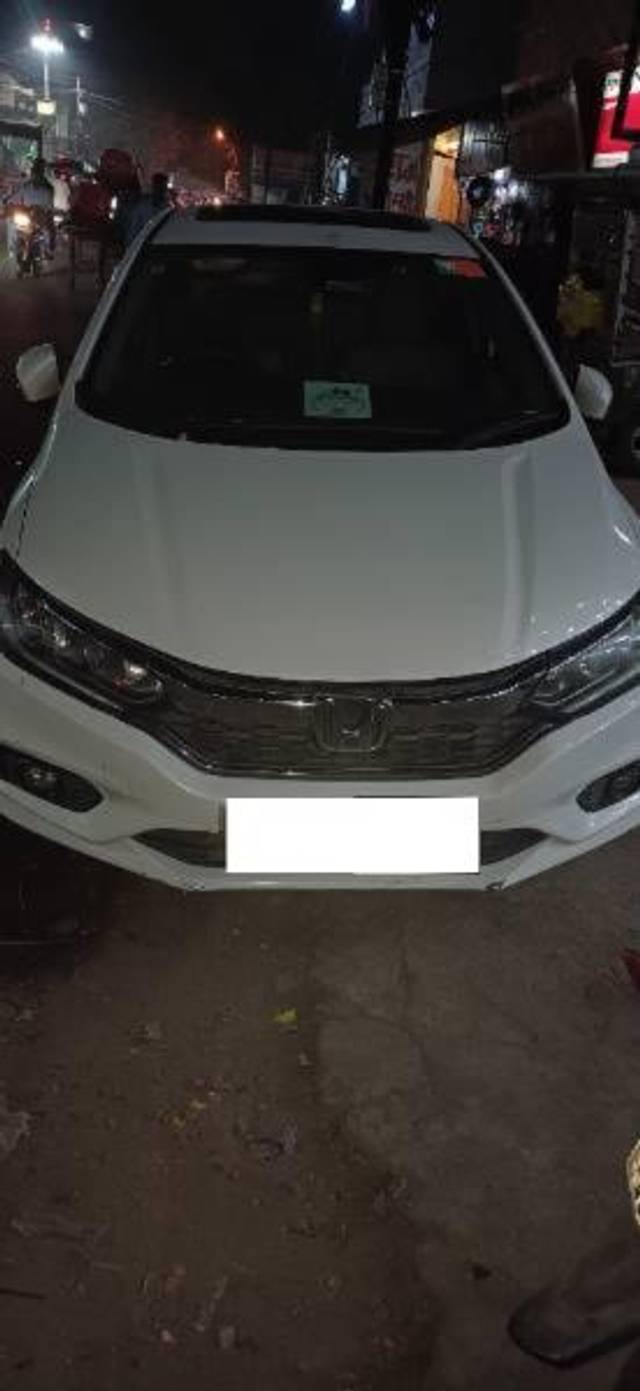 https://images10.gaadi.com/usedcar_image/4188178/original/processed_14de3567-3c3e-4c07-834c-f1711c252b92.jpg?imwidth=6400