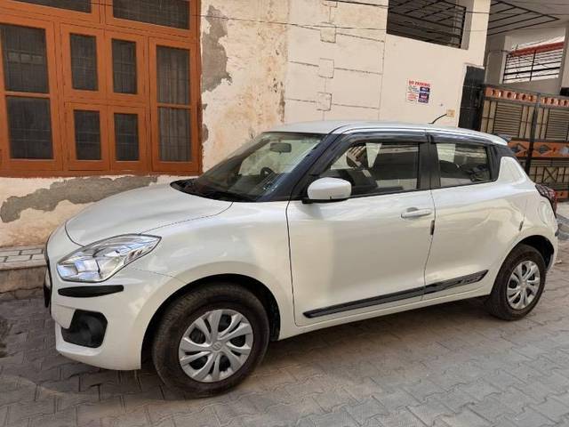 https://images10.gaadi.com/usedcar_image/4188300/original/processed_08063e4c-d500-4187-ae46-d023a63caace.jpg?imwidth=6400