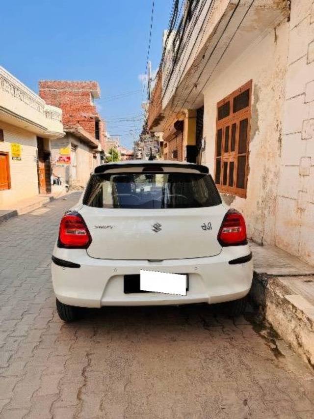 https://images10.gaadi.com/usedcar_image/4188300/original/processed_b846ba2e-4412-47b7-9f58-1d61f54fdf43.jpg?imwidth=6401