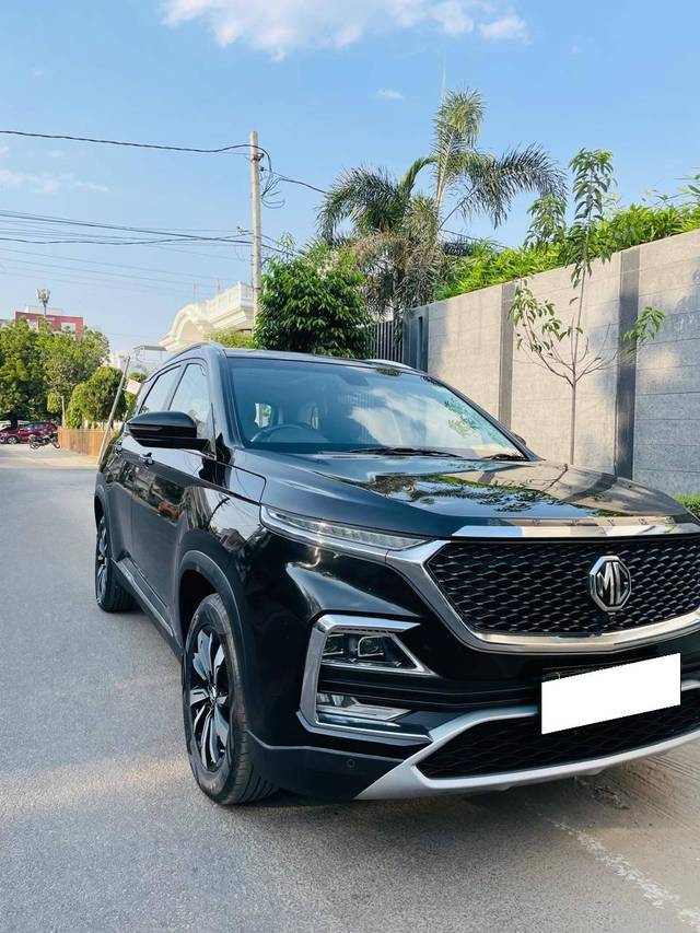 https://images10.gaadi.com/usedcar_image/4188314/original/processed_61b340a1a2d55f6f3765b5ea0771d11e.jpeg?imwidth=6400