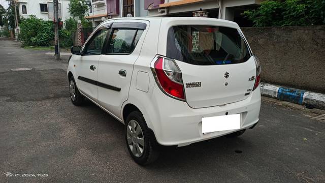 https://images10.gaadi.com/usedcar_image/4188315/original/processed_035925a53749dd95d2f52057a564ee1a.jpg?imwidth=6402