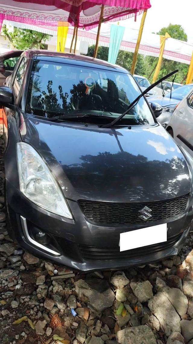 https://images10.gaadi.com/usedcar_image/4188316/original/processed_993472a5149606e658ee53a4aa9f06c1.jpg?imwidth=6401