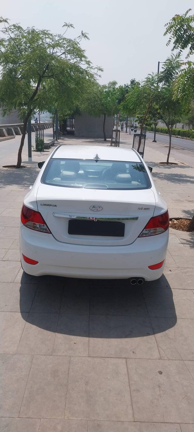 https://images10.gaadi.com/usedcar_image/4188332/original/processed_2f158fb14fcfa2cb21be2a9033898517.jpg?imwidth=6401