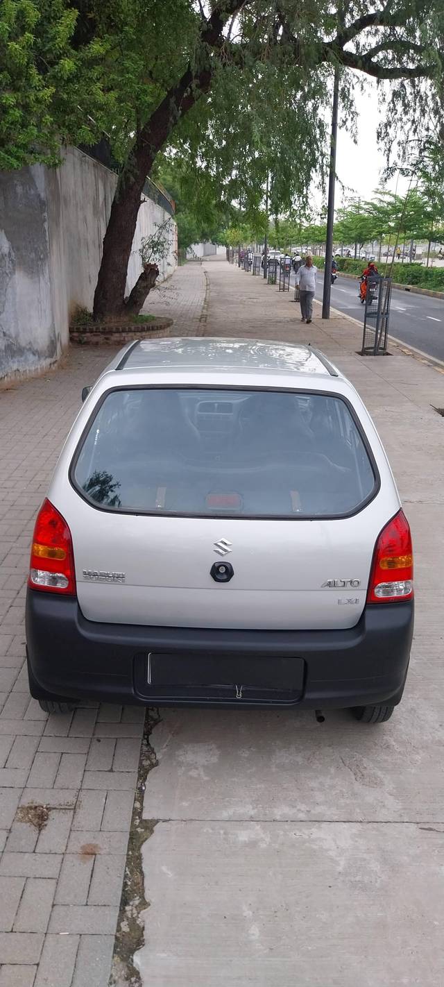 https://images10.gaadi.com/usedcar_image/4188349/original/processed_e131da7ef27a8ab7fd7a6e19e1311de8.jpg?imwidth=6402