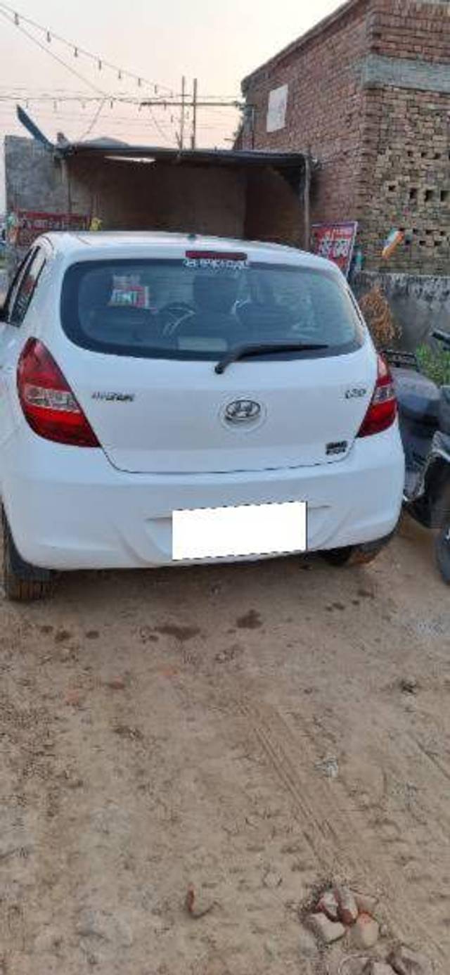 https://images10.gaadi.com/usedcar_image/4188407/original/d1c9e7e562ac6ba622faa34643d56a57.jpg?imwidth=6401