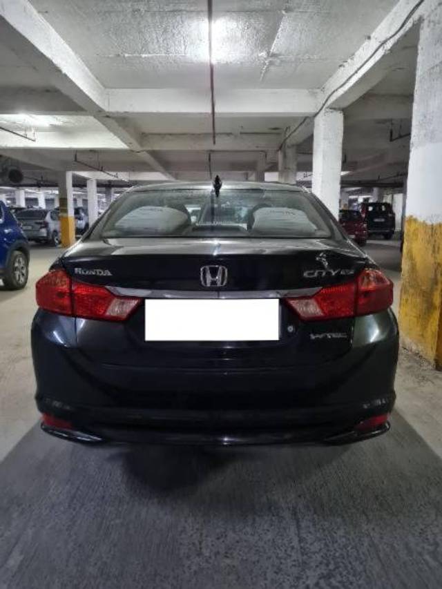 https://images10.gaadi.com/usedcar_image/4188455/original/processed_15d015d5-befc-40cb-ad52-24e55593091b.jpg?imwidth=6401