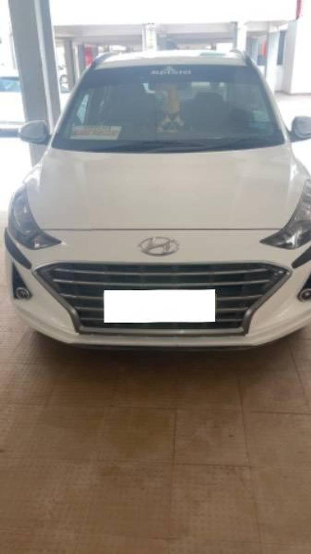 https://images10.gaadi.com/usedcar_image/4188493/original/processed_b9e458e9-e445-4384-9cff-7c3f28c2862e.jpeg?imwidth=6400