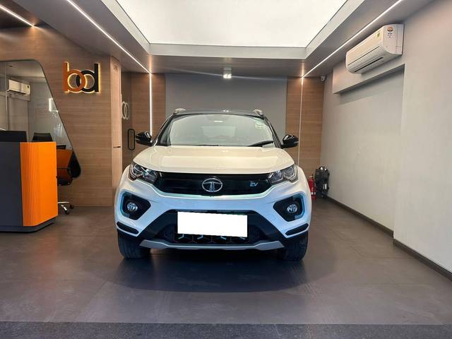 https://images10.gaadi.com/usedcar_image/4188550/original/processed_ba83cc82f7b057e3ac2e96f3e5885a29.jpg?imwidth=6400