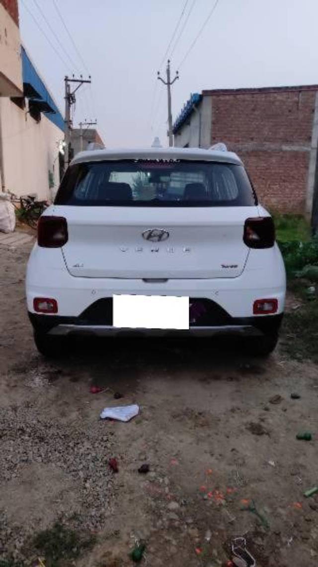 https://images10.gaadi.com/usedcar_image/4188601/original/processed_4405fbac-7567-4315-9f76-862b9bf13b41.jpg?imwidth=6401