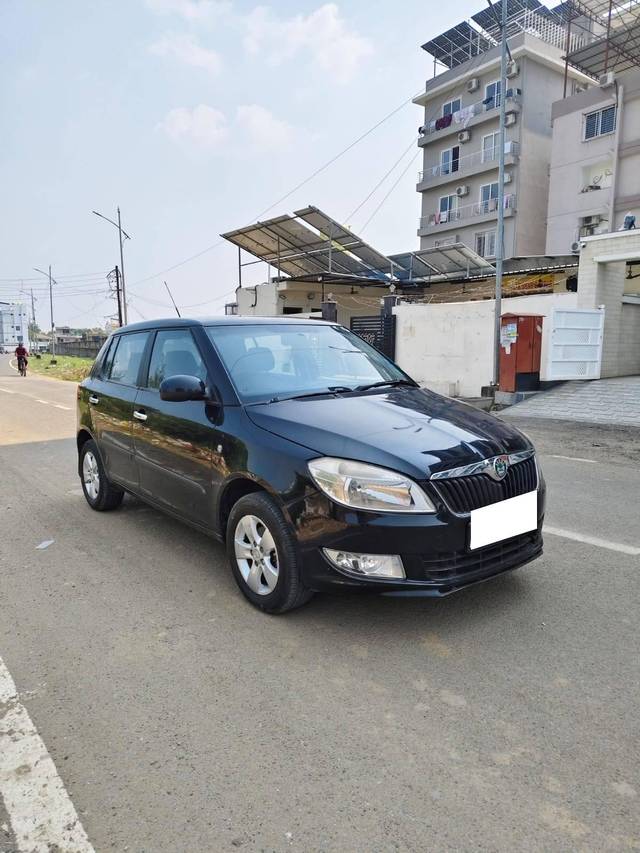 https://images10.gaadi.com/usedcar_image/4188650/original/processed_5f518ca4d5194340432dd3d418560ef6.jpg?imwidth=6400