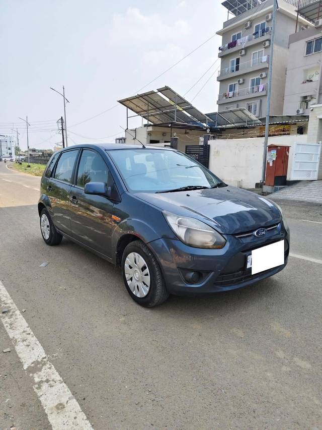 https://images10.gaadi.com/usedcar_image/4188655/original/processed_8224546bb7a998035b0801ac9ec19f8d.jpg?imwidth=6400