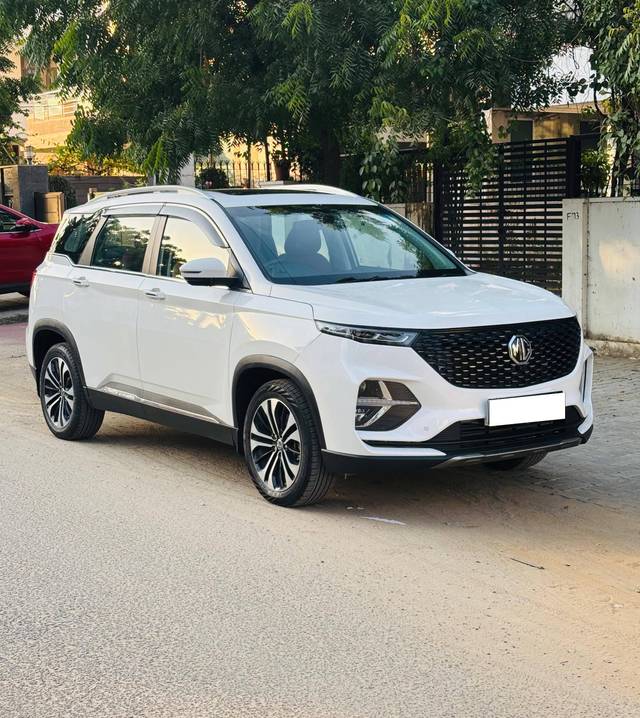 https://images10.gaadi.com/usedcar_image/4188659/original/processed_ae9f8cbc56fab6e42f430939013b75db.jpeg?imwidth=6400