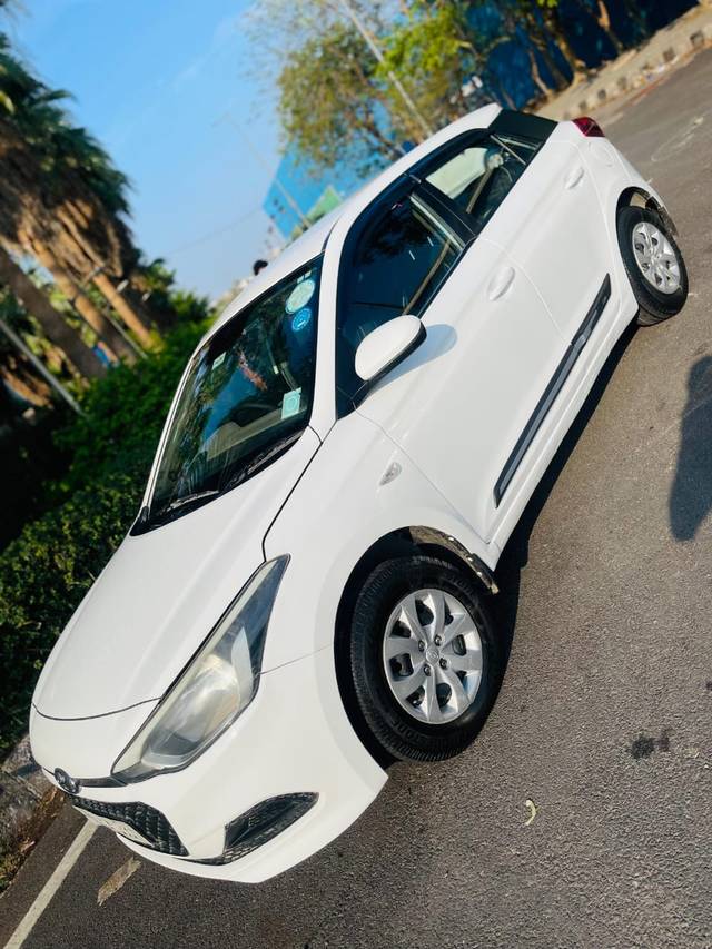 https://images10.gaadi.com/usedcar_image/4188669/original/1751b2fdef95d81ca8cdd1e713bb3d58.jpg?imwidth=6401