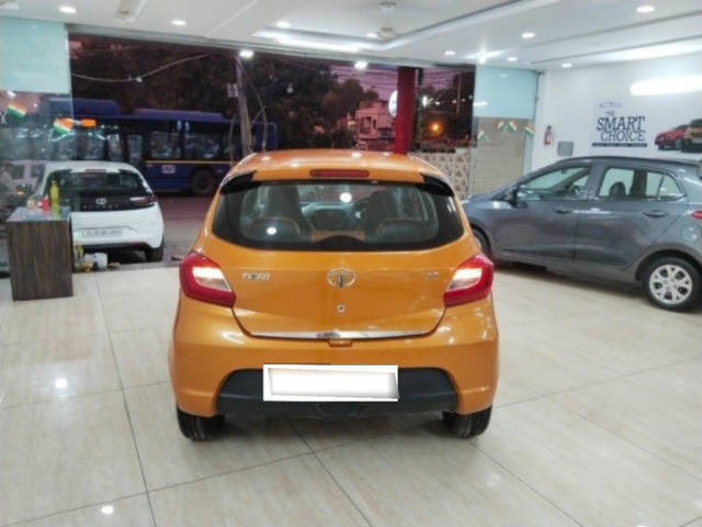 https://images10.gaadi.com/usedcar_image/4188689/original/processed_dc9d7fa9933efa3328d8cf5182e9511e.png?imwidth=6402