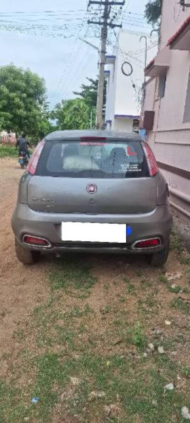 https://images10.gaadi.com/usedcar_image/4188699/original/processed_317e9c2a-fab8-4b06-95ae-c164525d4194.jpg?imwidth=6401