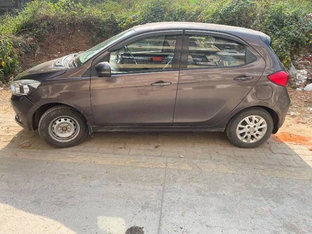 https://images10.gaadi.com/usedcar_image/4188766/original/483ec68989fd809313d9aa697d71eff1.jpg?imwidth=6402