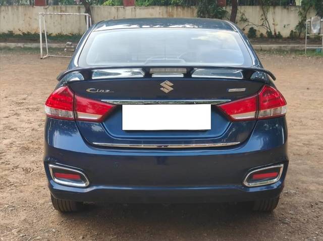 https://images10.gaadi.com/usedcar_image/4188782/original/processed_2ec45859f2ccb2a6b44f842816e15202.jpg?imwidth=6402