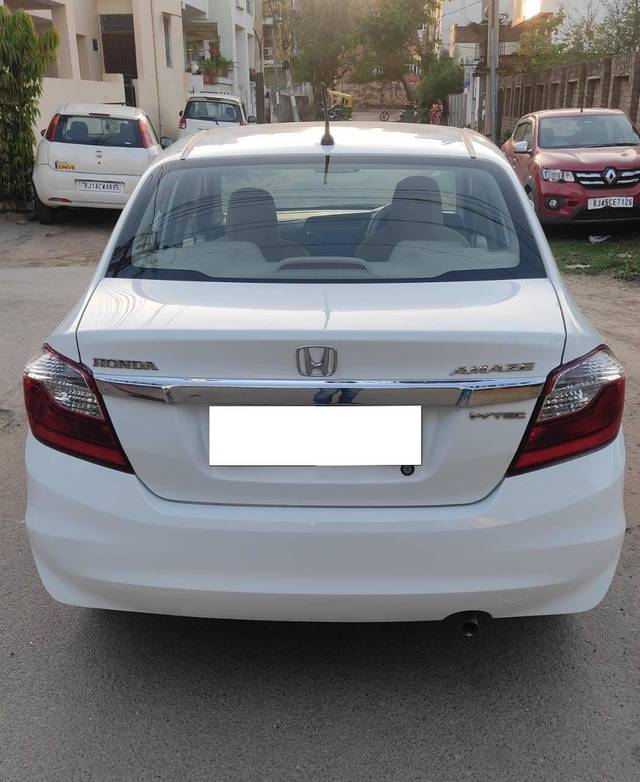 https://images10.gaadi.com/usedcar_image/4188794/original/processed_bde917cedaabe54ec77d8aaf32ba9d29.jpg?imwidth=6401