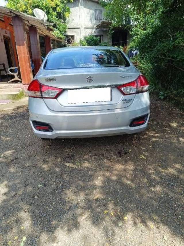 https://images10.gaadi.com/usedcar_image/4188857/original/processed_a66ad7a8-7532-41ad-8e77-07f0ce4d1713.jpg?imwidth=6401