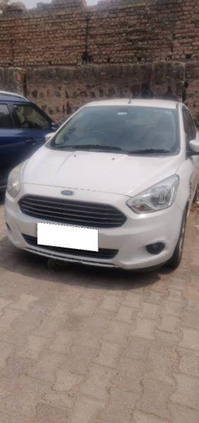 https://images10.gaadi.com/usedcar_image/4188872/original/dc0435f9c900d076f445325384ab3683.jpg?imwidth=6400