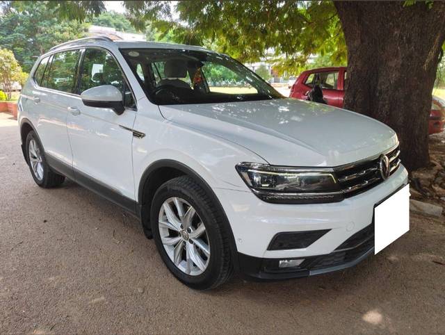 https://images10.gaadi.com/usedcar_image/4188874/original/processed_f2f23b14a383e2fc9e5be06e539002af.jpg?imwidth=6400