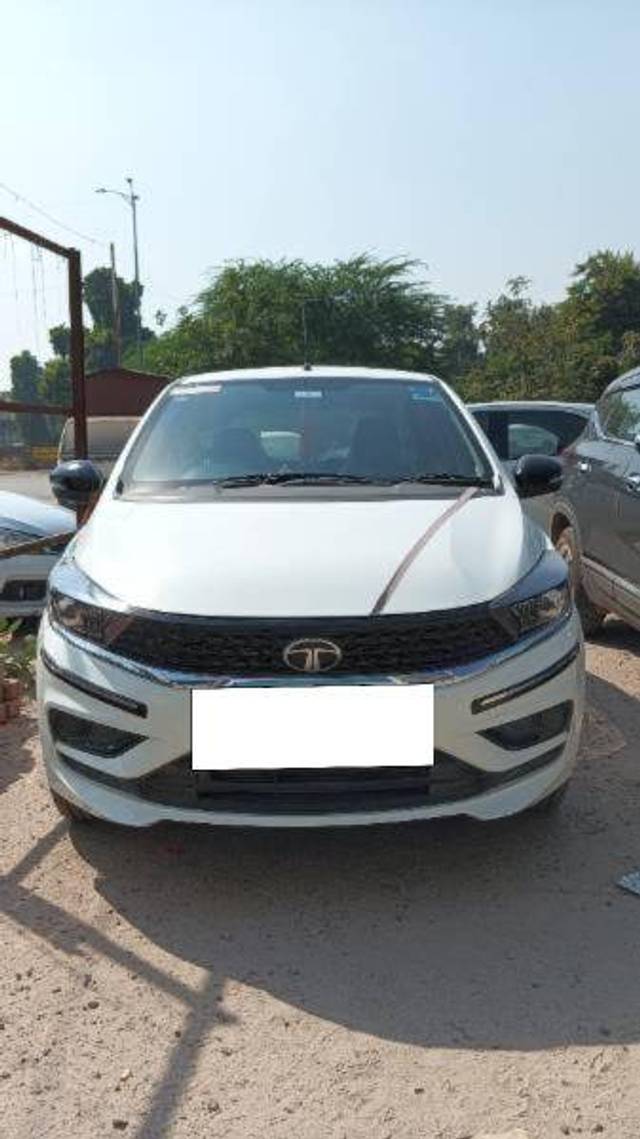 https://images10.gaadi.com/usedcar_image/4188931/original/f236102f780c9119ef1707556cc7ccb8.jpeg?imwidth=6400