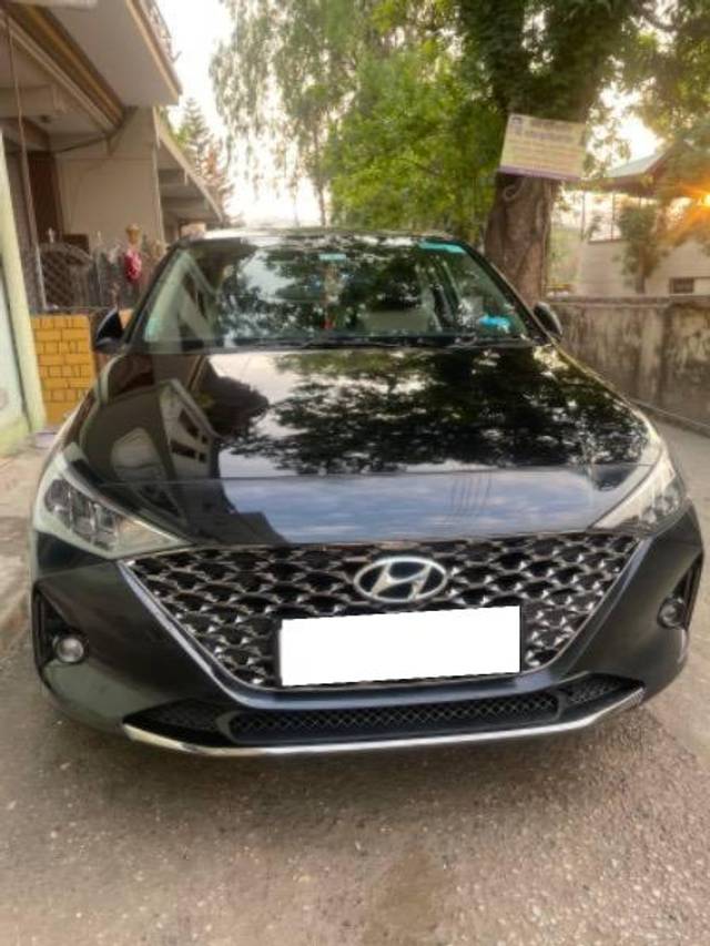 https://images10.gaadi.com/usedcar_image/4189011/original/processed_97670fec-2a8d-4948-91b4-7f82a917f200.jpeg?imwidth=6402