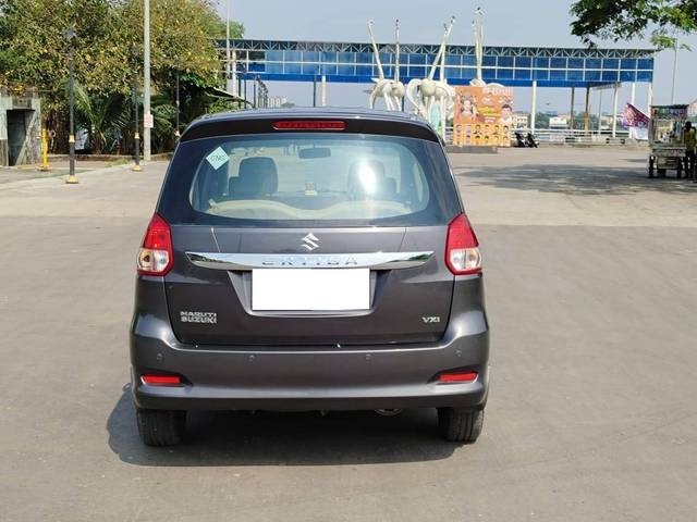 https://images10.gaadi.com/usedcar_image/4189012/original/processed_a522e49eedf099e1c87df681ea1c45e5.jpg?imwidth=6402