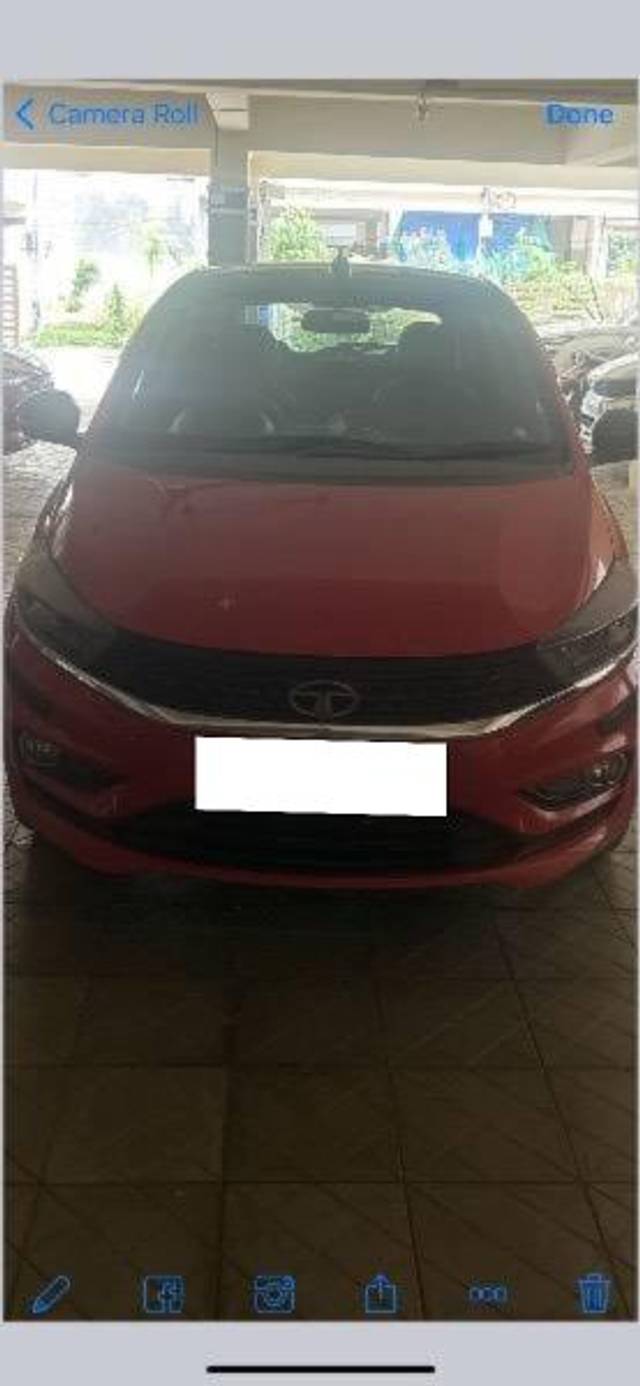 https://images10.gaadi.com/usedcar_image/4189015/original/processed_e437200c-2967-47c2-8944-768ee7b75749.jpg?imwidth=6400