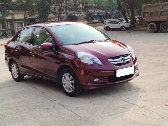 https://images10.gaadi.com/usedcar_image/4189028/original/processed_8177d989469d7b649a89407dabb40159.jpg?imwidth=6400