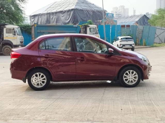 https://images10.gaadi.com/usedcar_image/4189028/original/processed_c8cd18ae5d4de1f286757da43873baa8.jpg?imwidth=6401