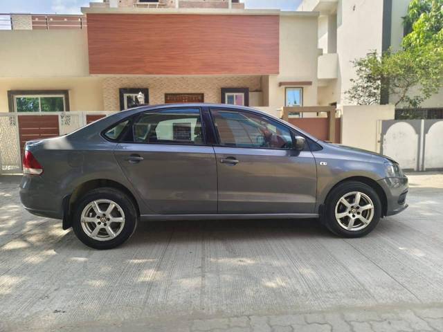 https://images10.gaadi.com/usedcar_image/4189046/original/processed_93672d2c328c8057f221870c5937ac57.jpg?imwidth=6401