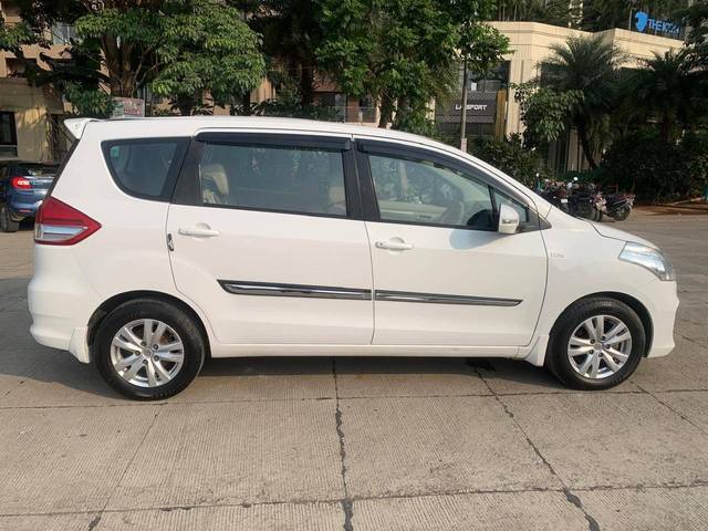 https://images10.gaadi.com/usedcar_image/4189070/original/processed_f4ca27ebc030a86ca3b3936cf19d19e2.jpg?imwidth=6401