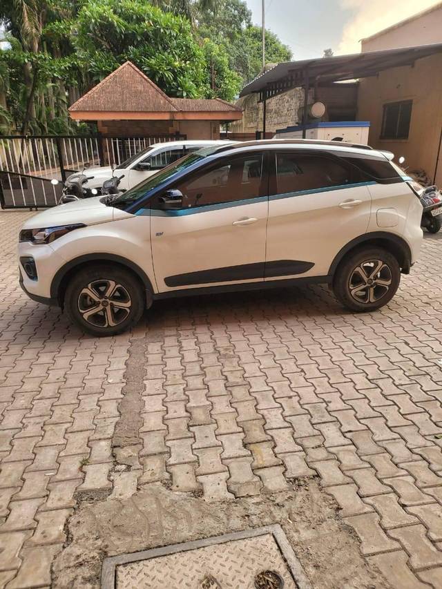 https://images10.gaadi.com/usedcar_image/4189091/original/processed_516c10754e4d207bfdb973b434402f88.jpg?imwidth=6402