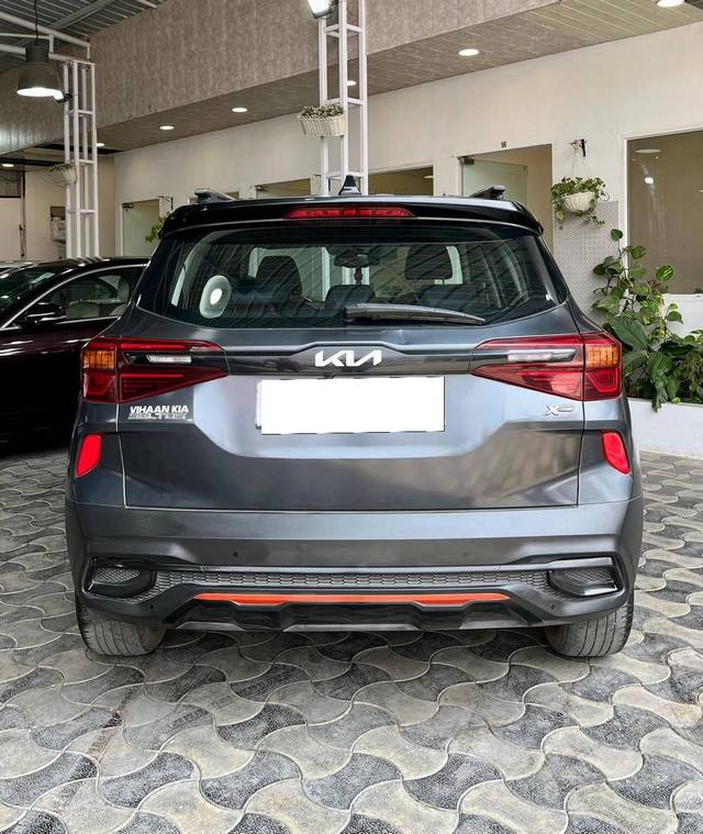 https://images10.gaadi.com/usedcar_image/4189097/original/processed_2e71715f05d8eab83593d4f51a1e40e5.jpg?imwidth=6402