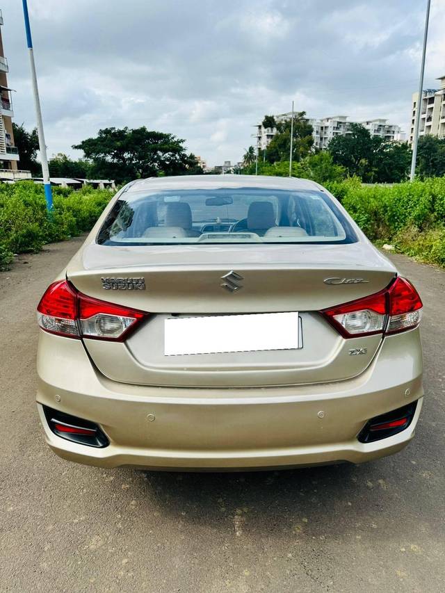 https://images10.gaadi.com/usedcar_image/4189134/original/processed_1ee5576669adc0a5e2ac212ab873357f.jpg?imwidth=6401